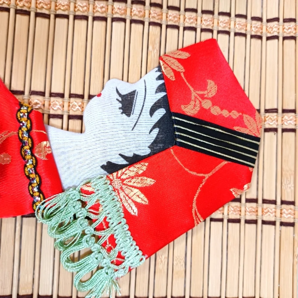 Vintage 3D Geisha Girl Wall Scroll Wall Decor
